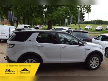 Used Land Rover Discovery Sport 2016 for sale - 78945296: Photo