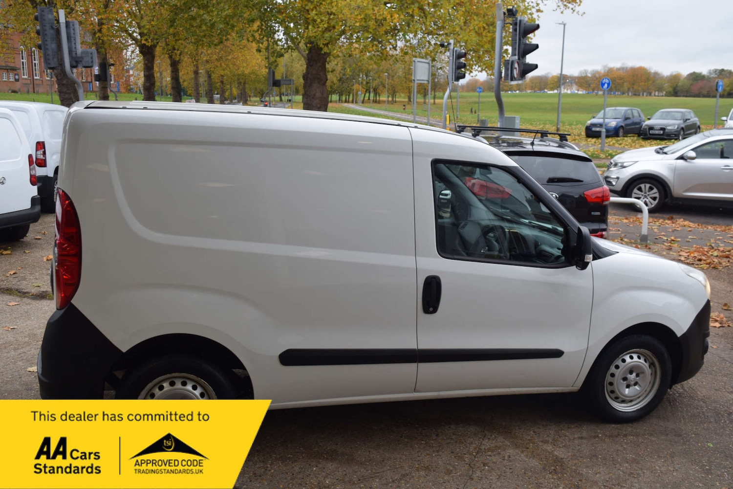 Used Vauxhall Combo 2014 for sale - 76422557: Photo 2