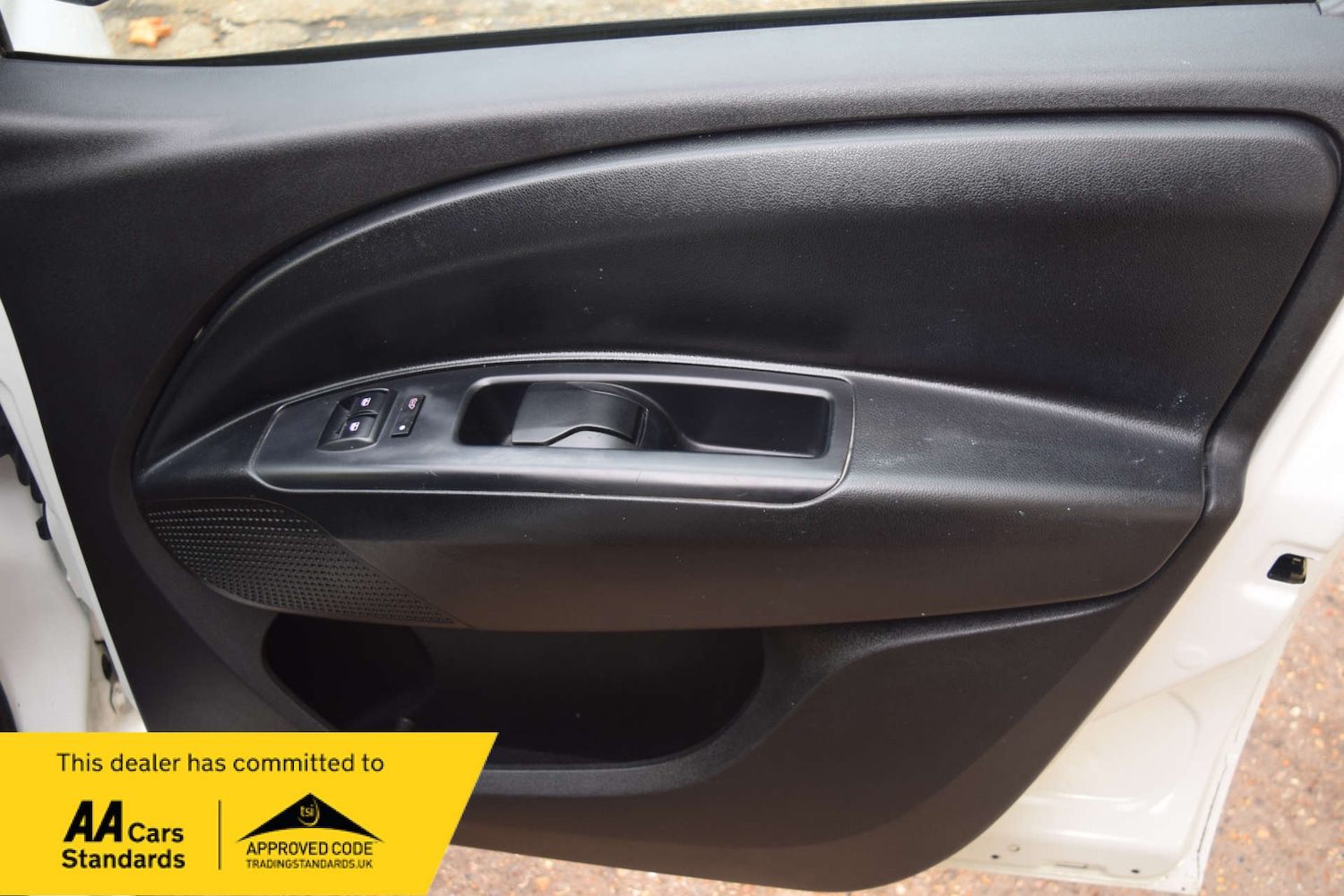 Used Vauxhall Combo 2014 for sale - 76422557: Photo 25