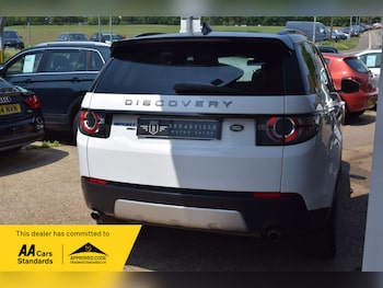 Used Land Rover Discovery Sport 2018 for sale - 78955792: Photo