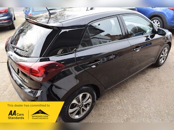Used Hyundai i20 2019 for sale - 77990010: Photo