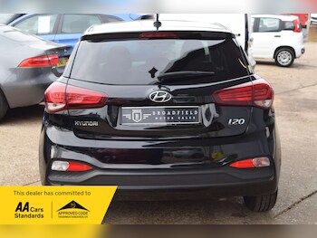 Used Hyundai i20 2019 for sale - 77990010: Photo