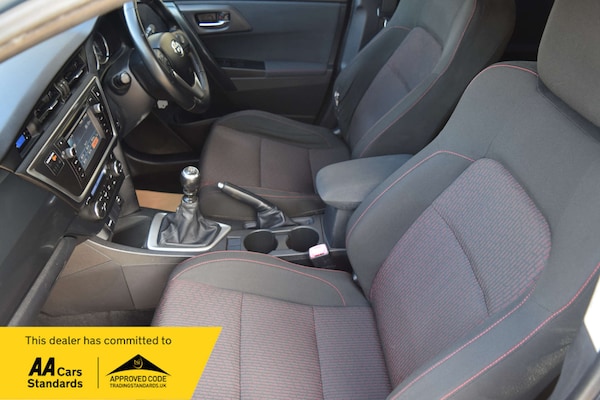 Used Toyota Auris 2013 for sale - 76277647: Photo 32