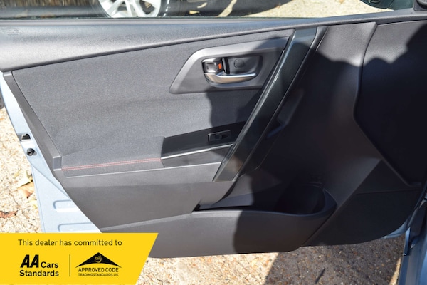 Used Toyota Auris 2013 for sale - 76277647: Photo 33