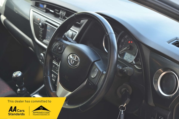 Used Toyota Auris 2013 for sale - 76277647: Photo 42