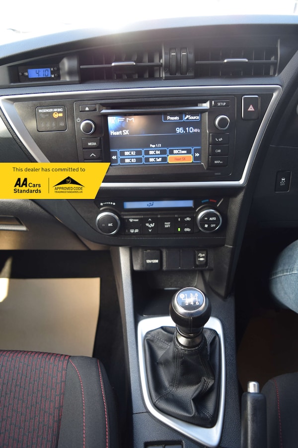 Used Toyota Auris 2013 for sale - 76277647: Photo 52