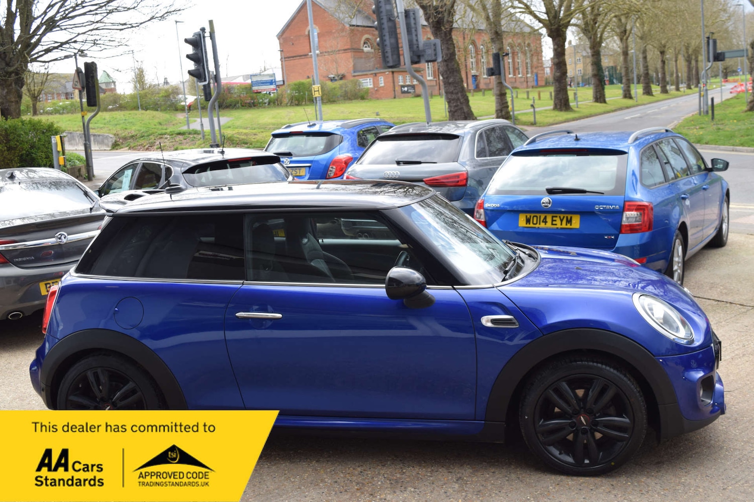 Used MINI Hatch 2018 for sale - 78056703: Photo 2