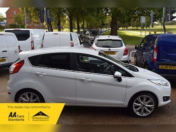 Used Ford Fiesta 2015 for sale - 75938950: Photo