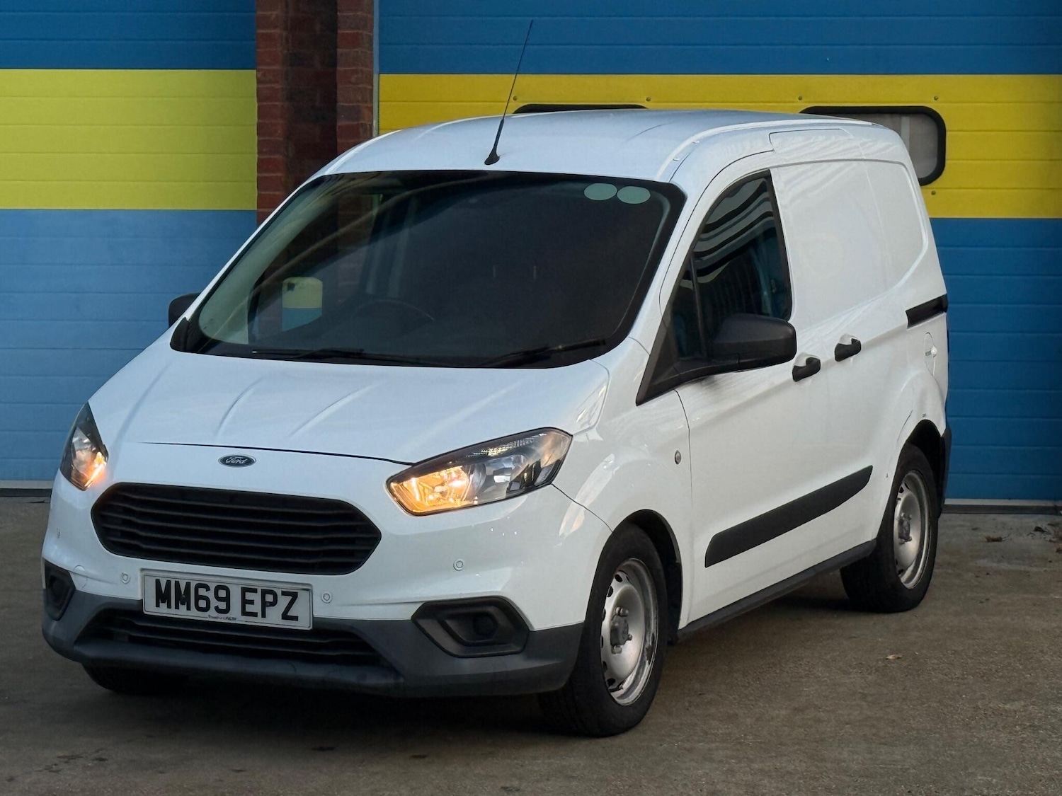 Used Ford Transit Courier 2020 for sale - 76994613: Photo 2