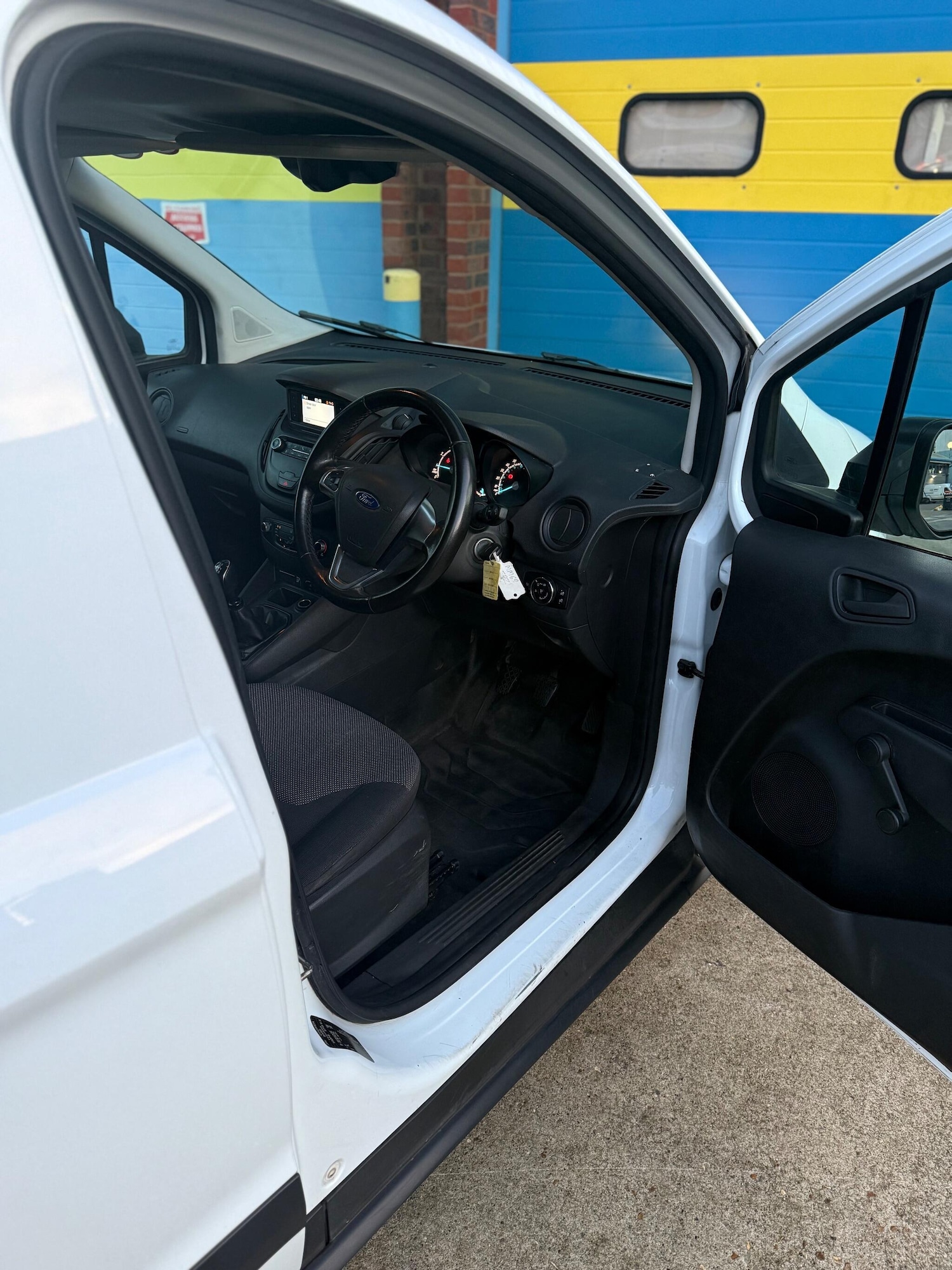 Used Ford Transit Courier 2020 for sale - 76994613: Photo 29