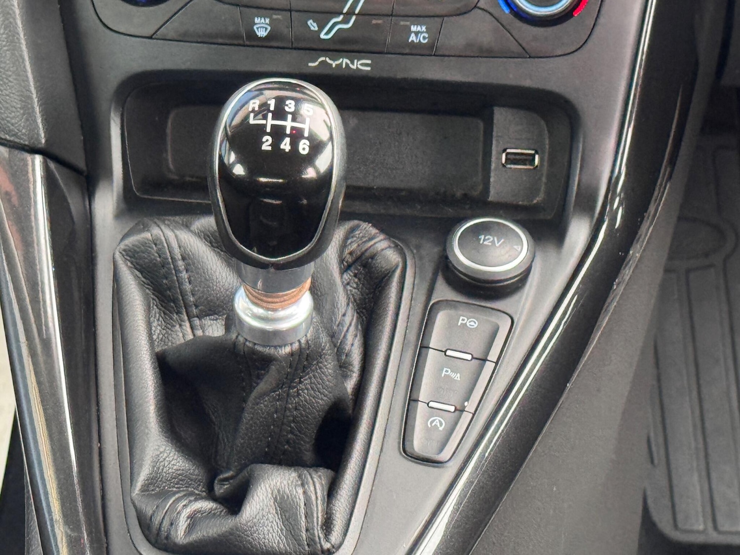 Used Ford Focus 2015 for sale - 76260227: Photo 14