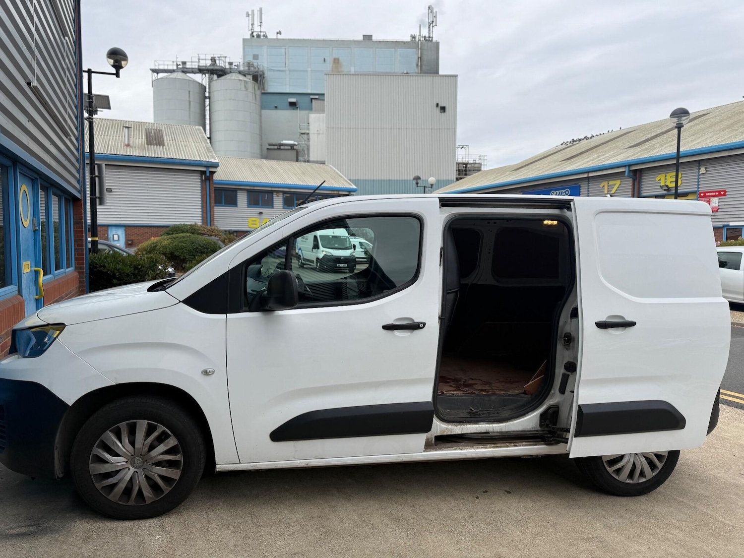 Used Peugeot Partner 2020 for sale - 76247367: Photo 44