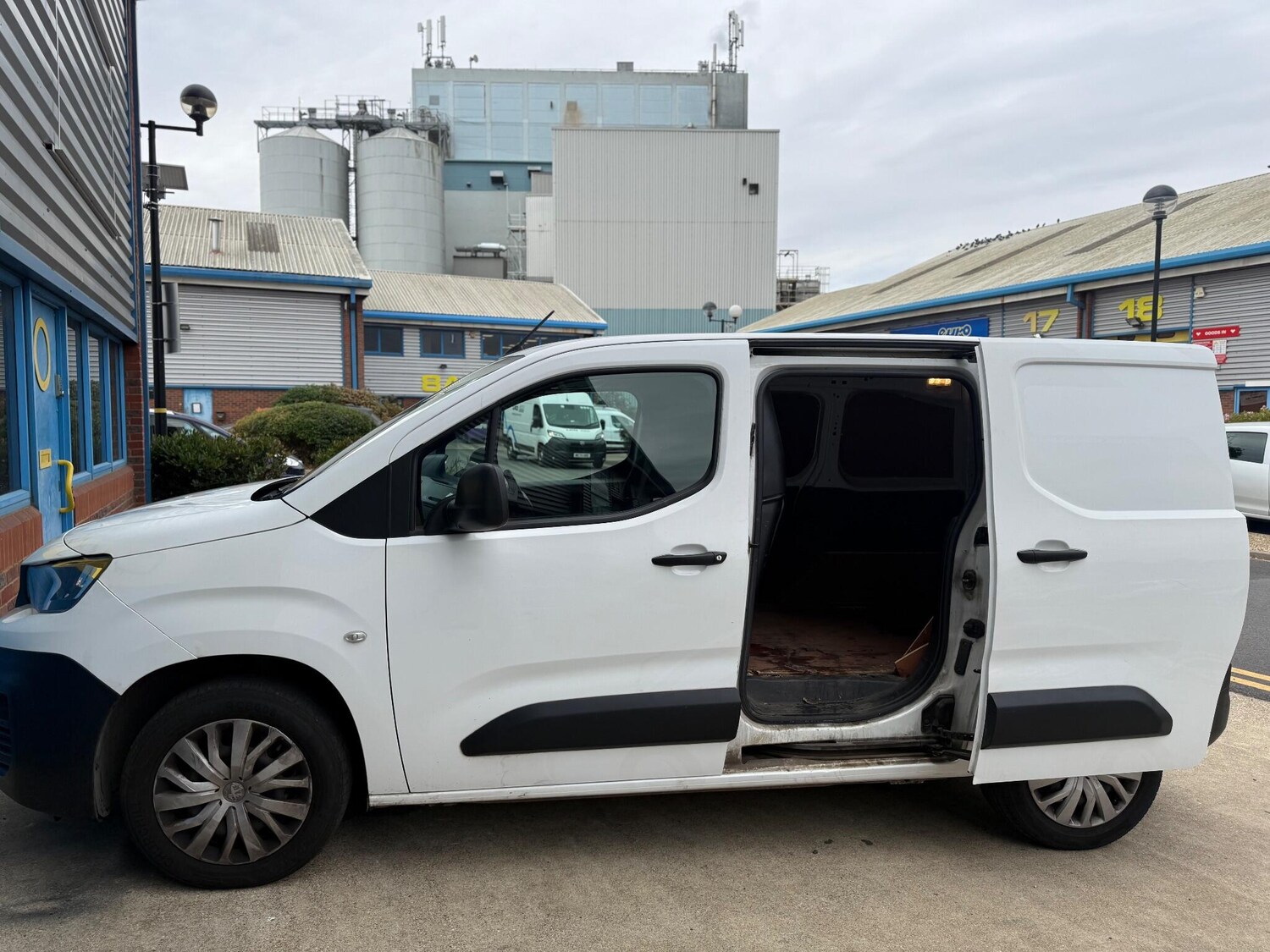 Used Peugeot Partner 2020 for sale - 76247367: Photo 55