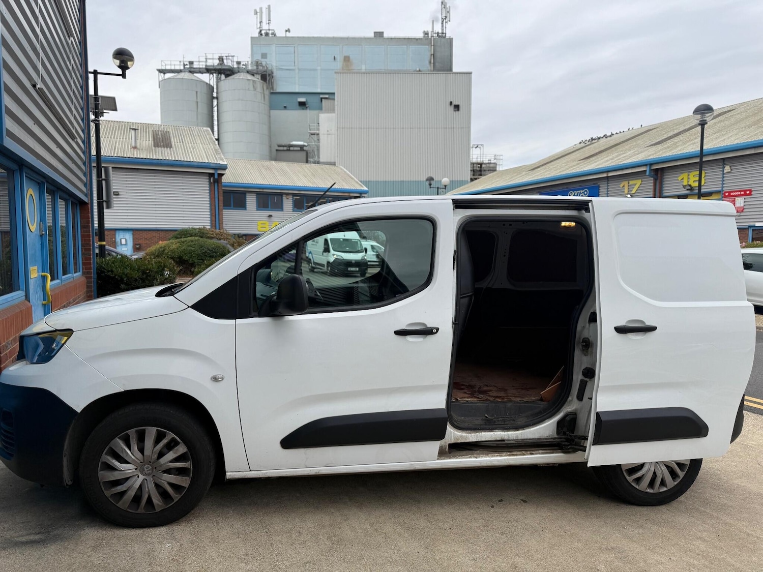 Used Peugeot Partner 2020 for sale - 76247367: Photo 8
