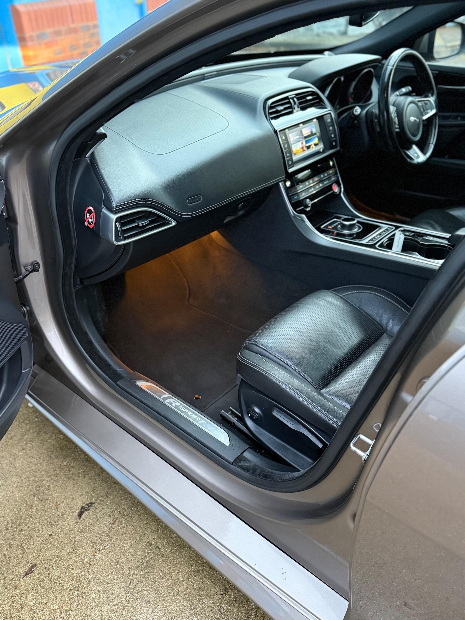 Used Jaguar XE 2016 for sale - 76991040: Photo 14