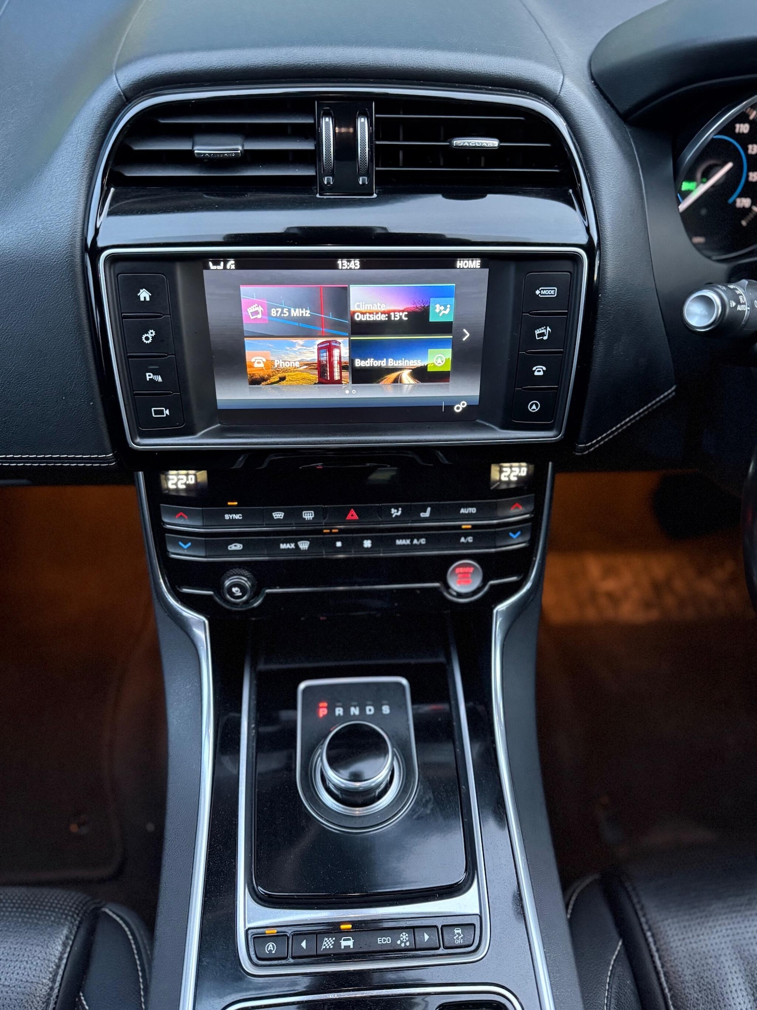 Used Jaguar XE 2016 for sale - 76991040: Photo 28