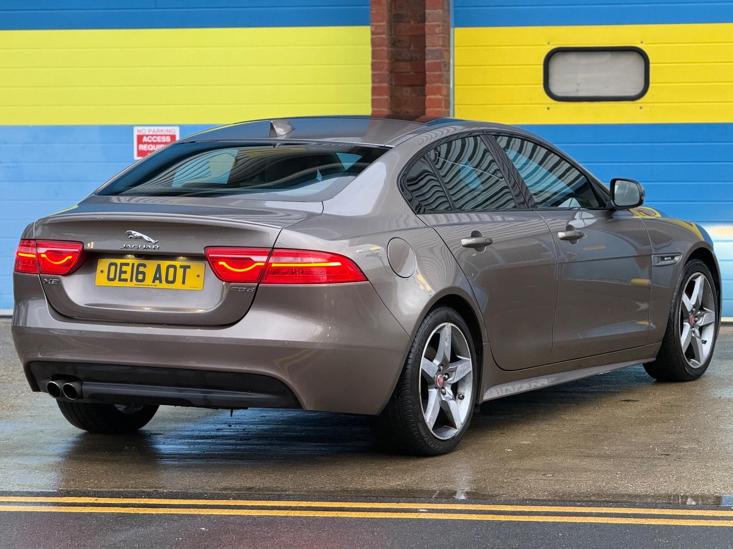 Used Jaguar XE 2016 for sale - 76991040: Photo 36
