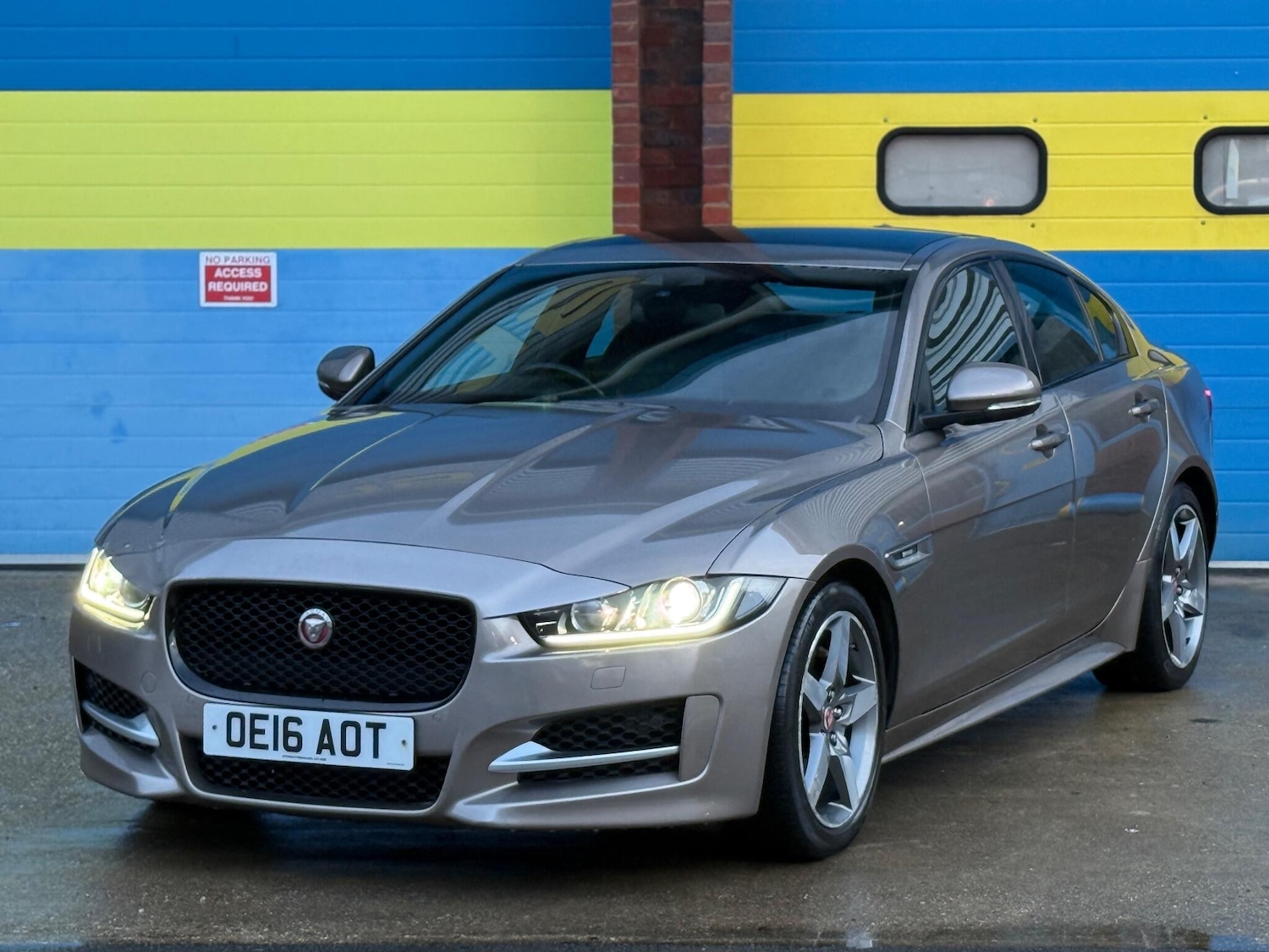 Used Jaguar XE 2016 for sale - 76991040: Photo 41