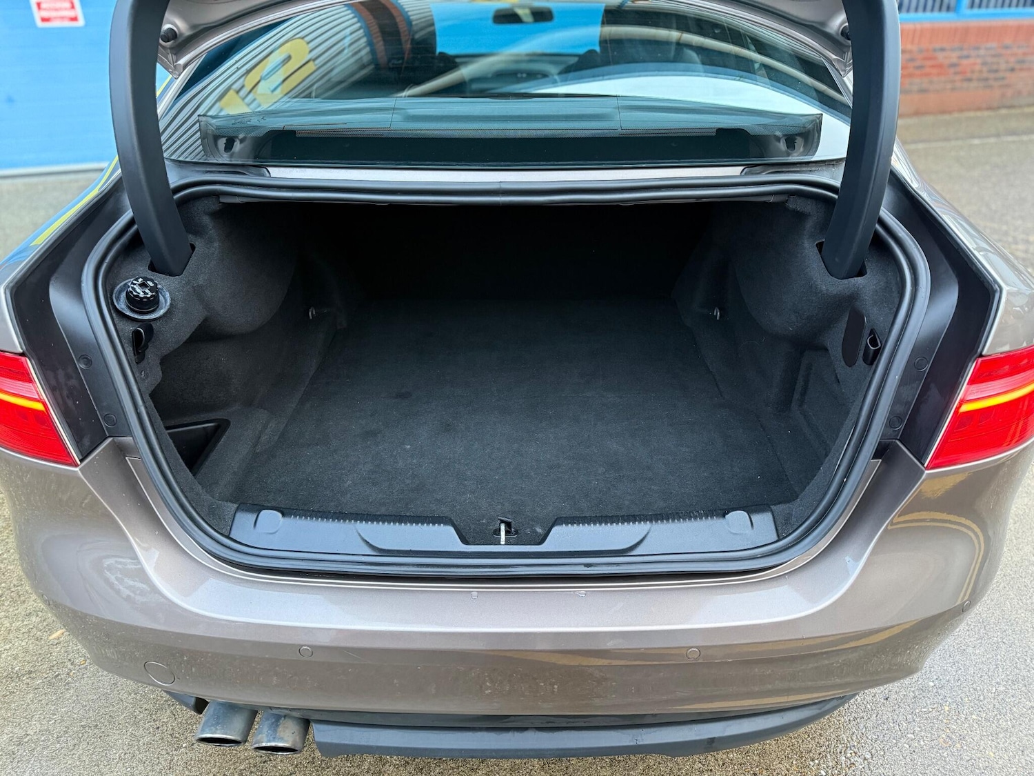 Used Jaguar XE 2016 for sale - 76991040: Photo 47