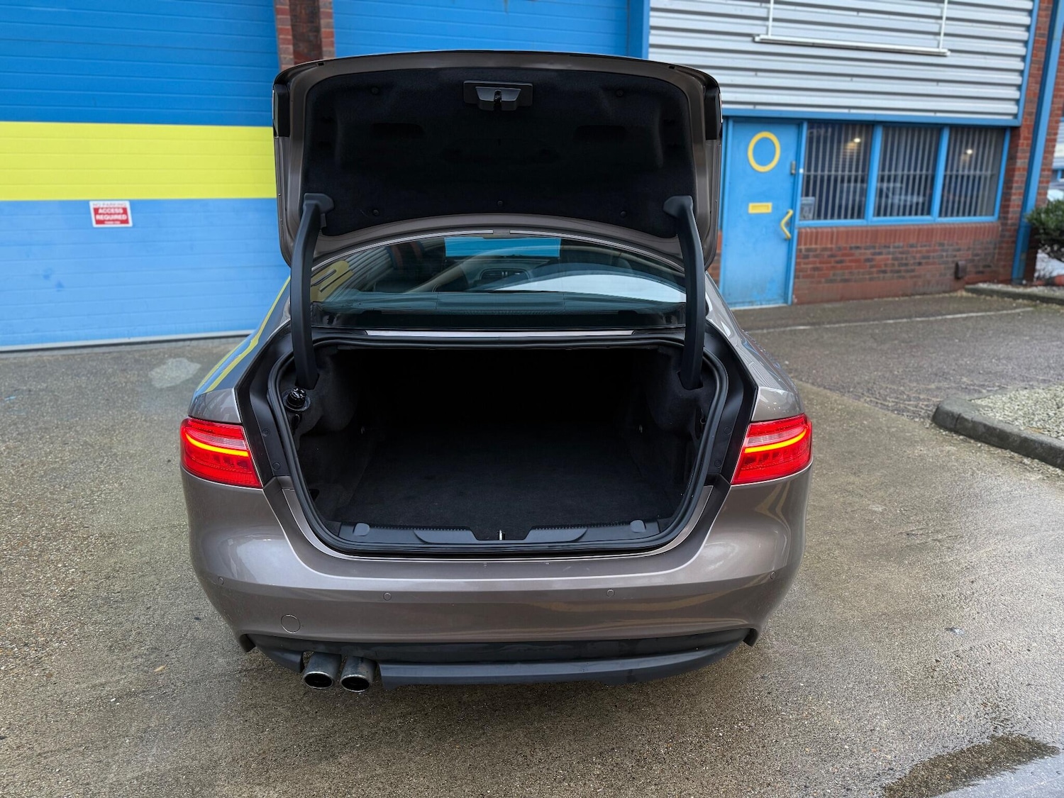 Used Jaguar XE 2016 for sale - 76991040: Photo 48