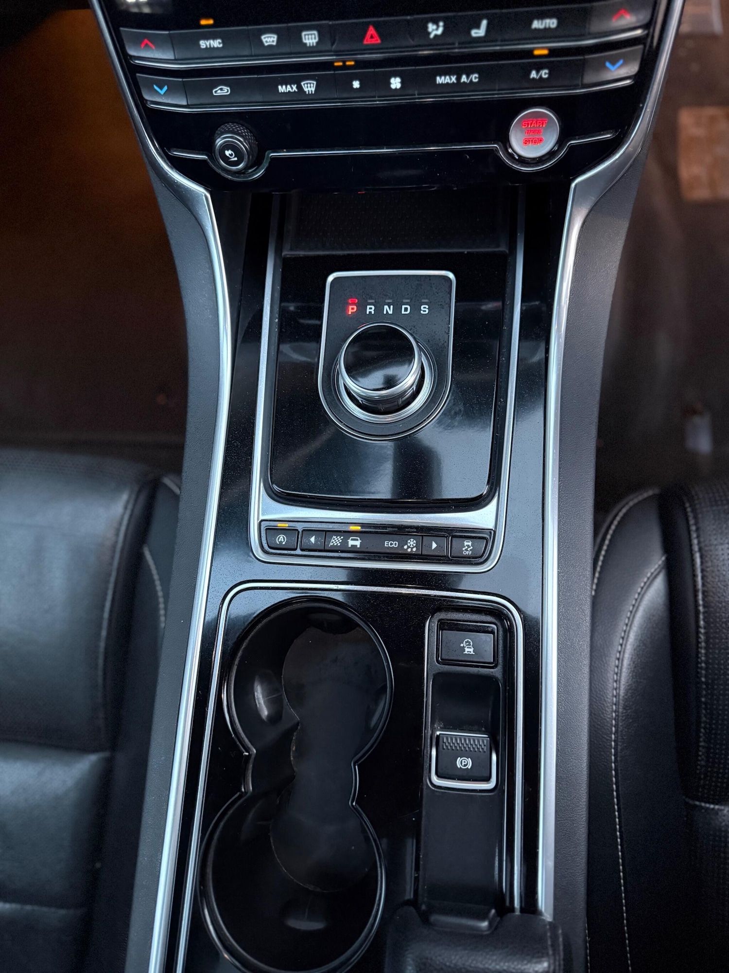 Used Jaguar XE 2016 for sale - 76991040: Photo 6