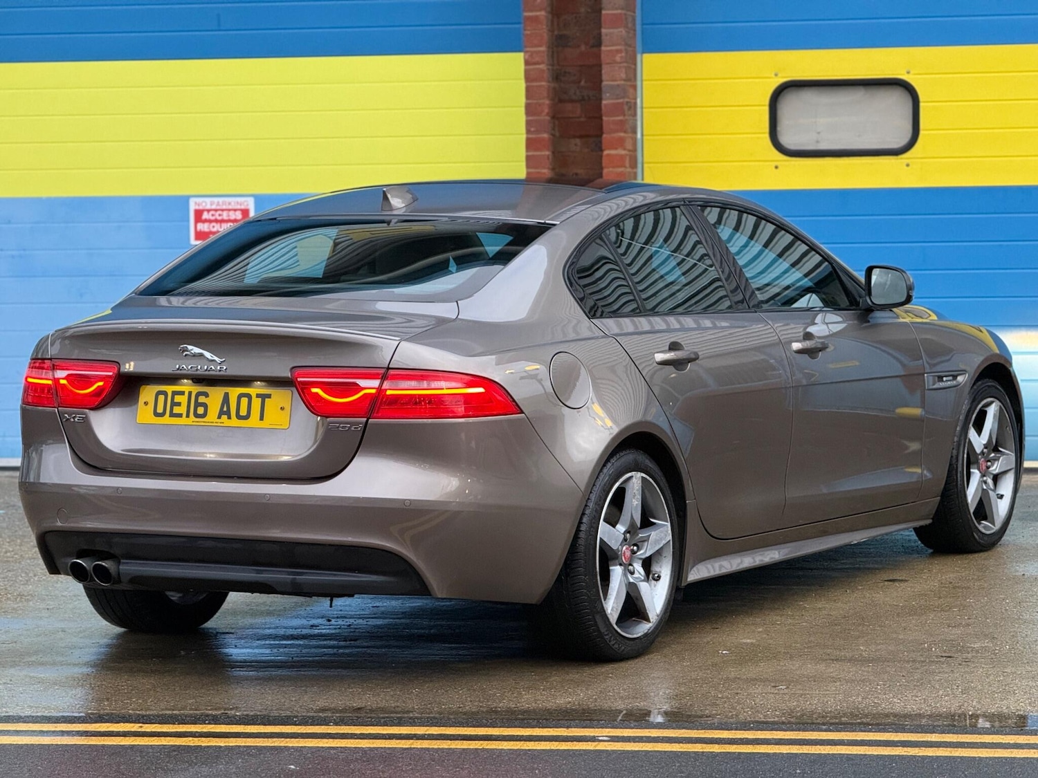 Used Jaguar XE 2016 for sale - 76991040: Photo 65