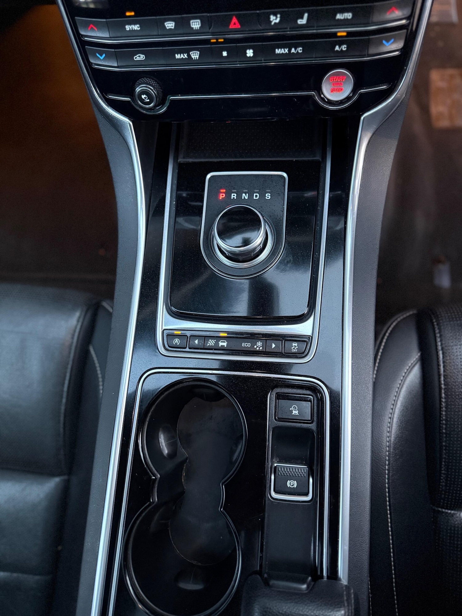 Used Jaguar XE 2016 for sale - 76991040: Photo 7