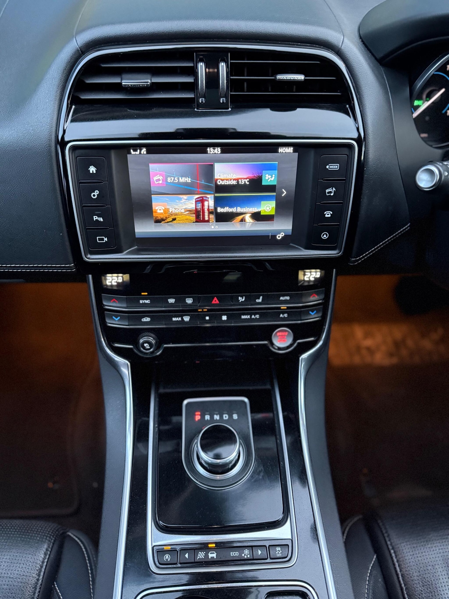 Used Jaguar XE 2016 for sale - 76991040: Photo 8