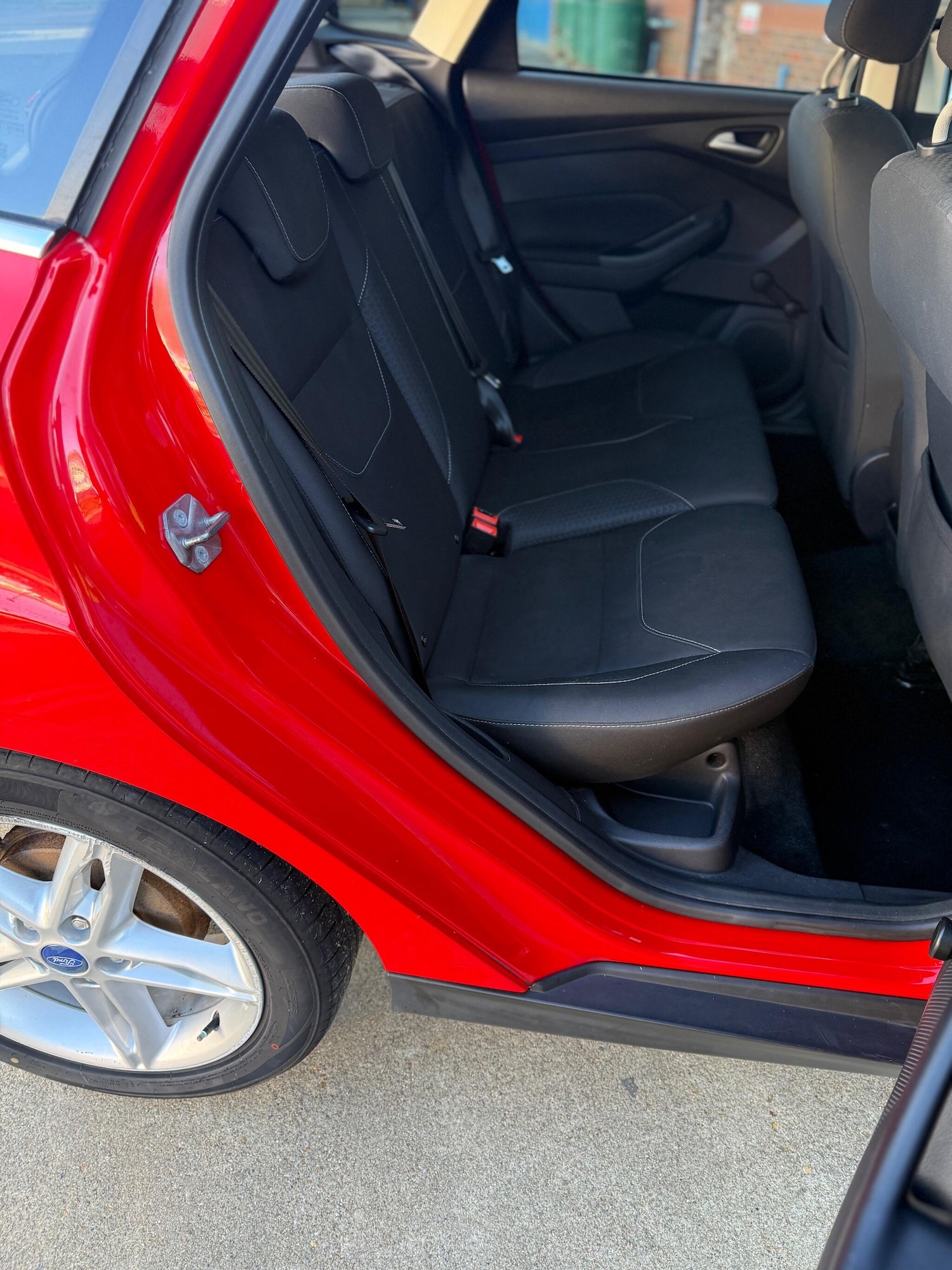 Used Ford Focus 2015 for sale - 76936092: Photo 10