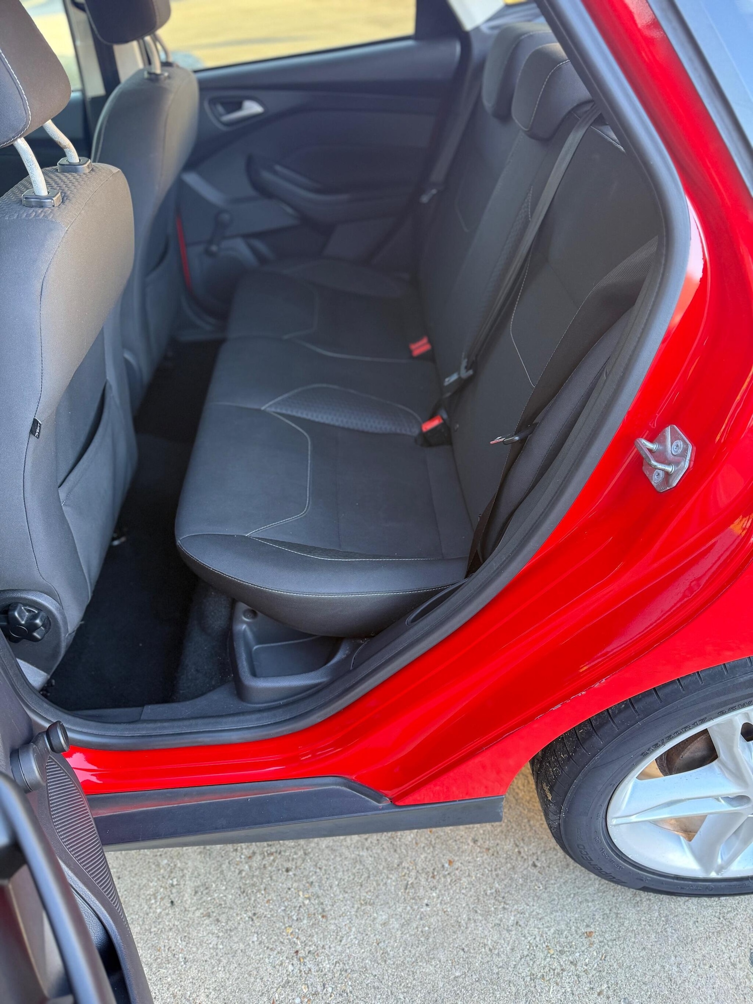 Used Ford Focus 2015 for sale - 76936092: Photo 11