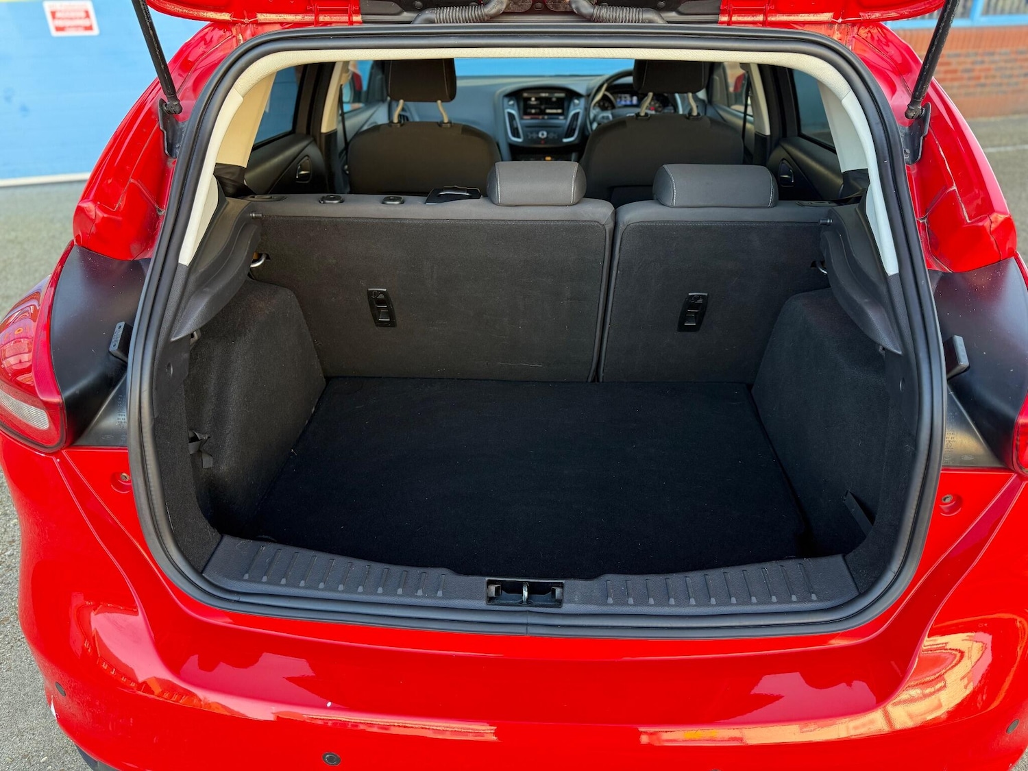 Used Ford Focus 2015 for sale - 76936092: Photo 30