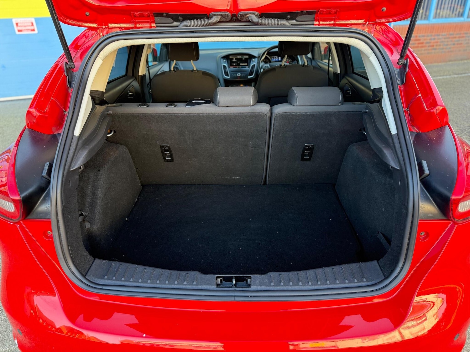 Used Ford Focus 2015 for sale - 76936092: Photo 43