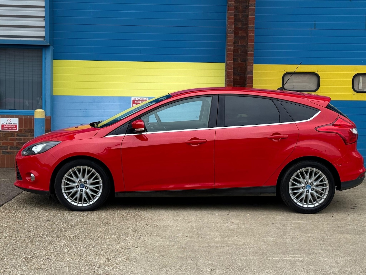 Used Ford Focus 2013 for sale - 76620248: Photo 4