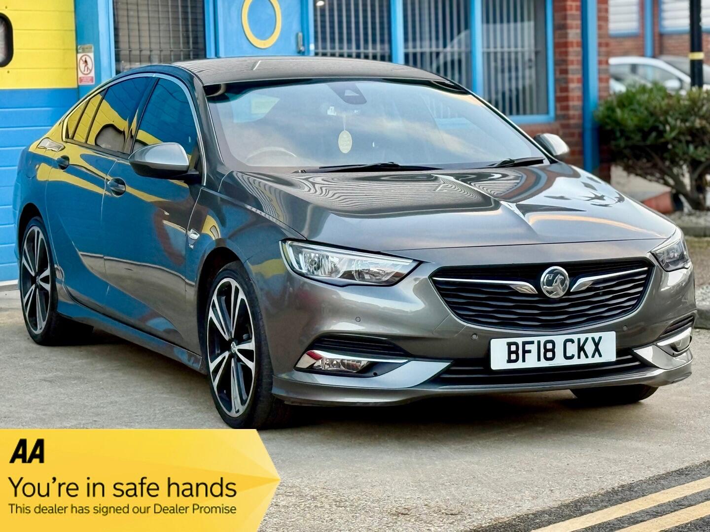 Used Vauxhall Insignia 2018 for sale - 76701676: Photo 1