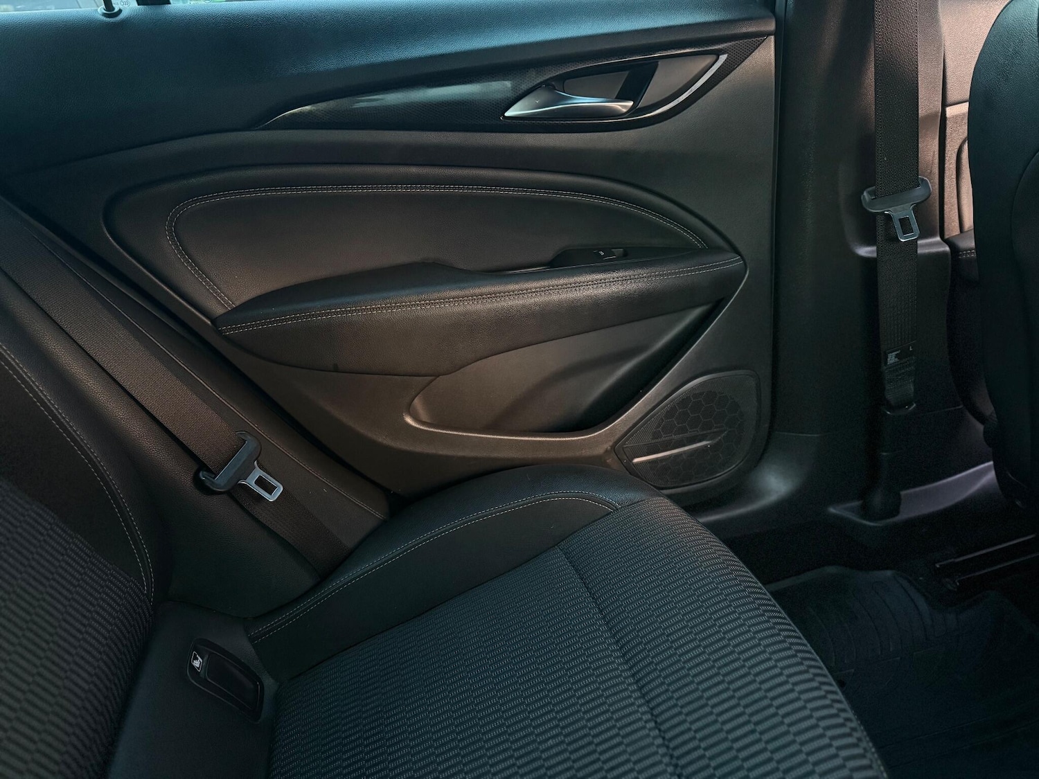 Used Vauxhall Insignia 2018 for sale - 76701676: Photo 46