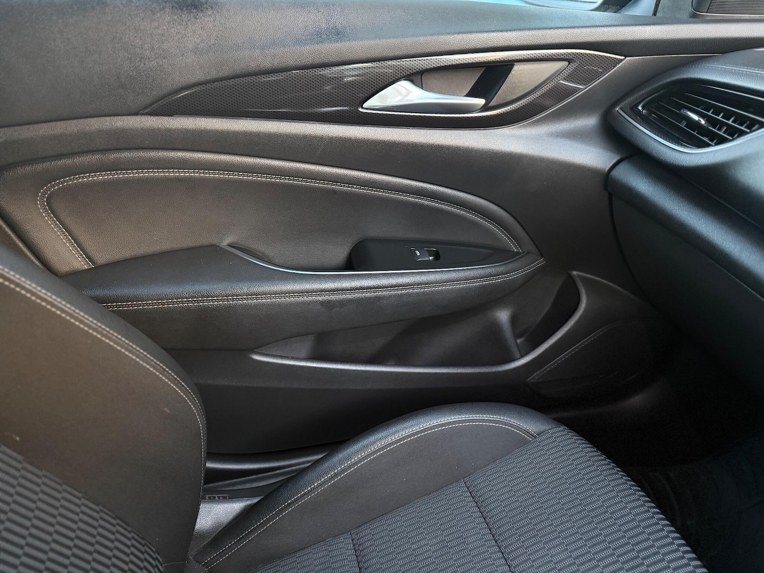 Used Vauxhall Insignia 2018 for sale - 76701676: Photo 47