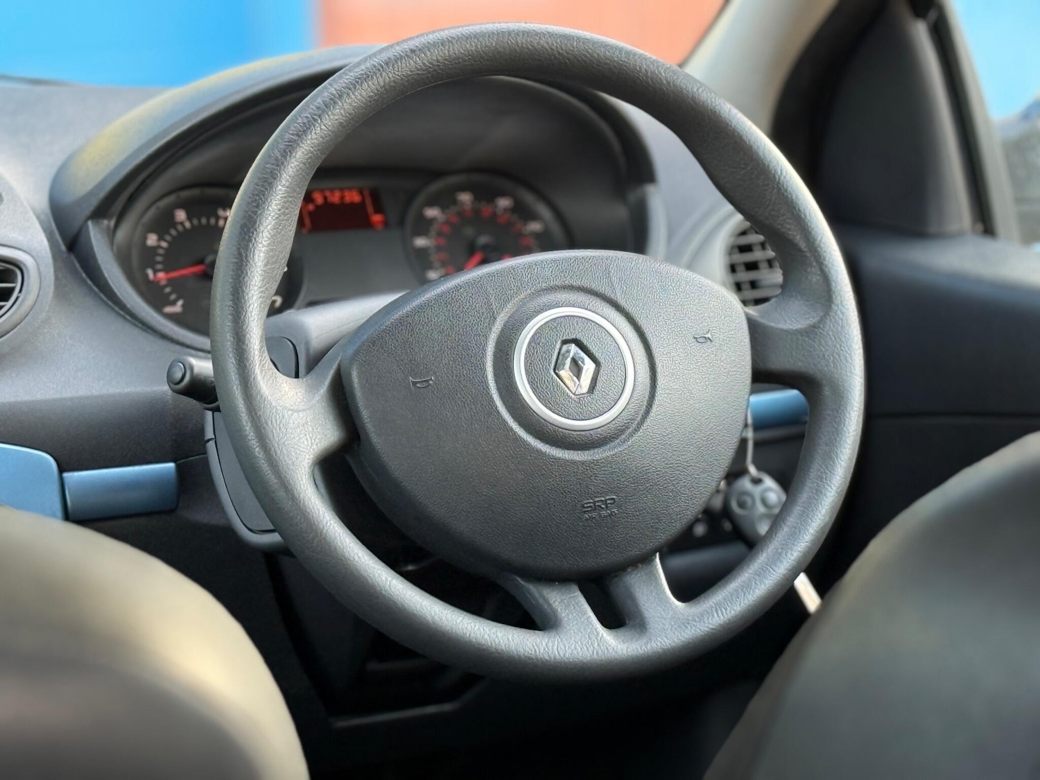 Used Renault Clio 2008 for sale - 76991458: Photo 28