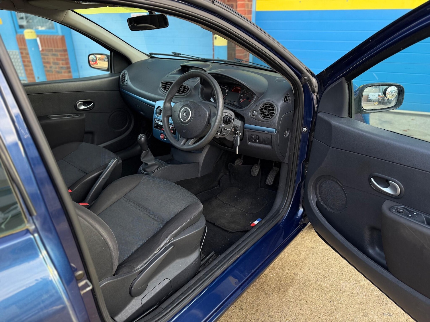 Used Renault Clio 2008 for sale - 76991458: Photo 33