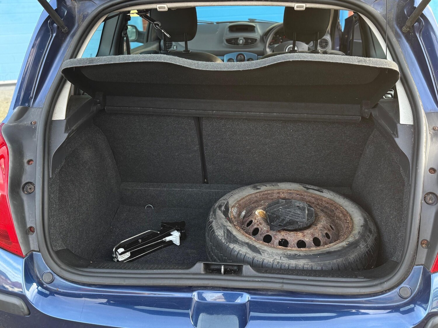 Used Renault Clio 2008 for sale - 76991458: Photo 35