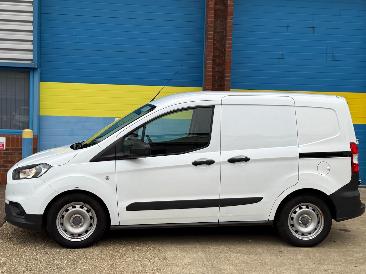Used Ford Transit Courier 2020 for sale - 76619944: Photo 17