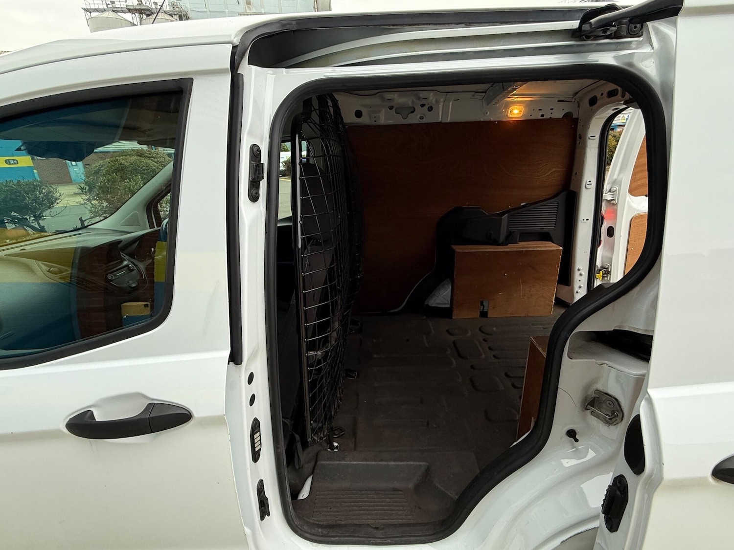 Used Ford Transit Courier 2020 for sale - 76619944: Photo 24