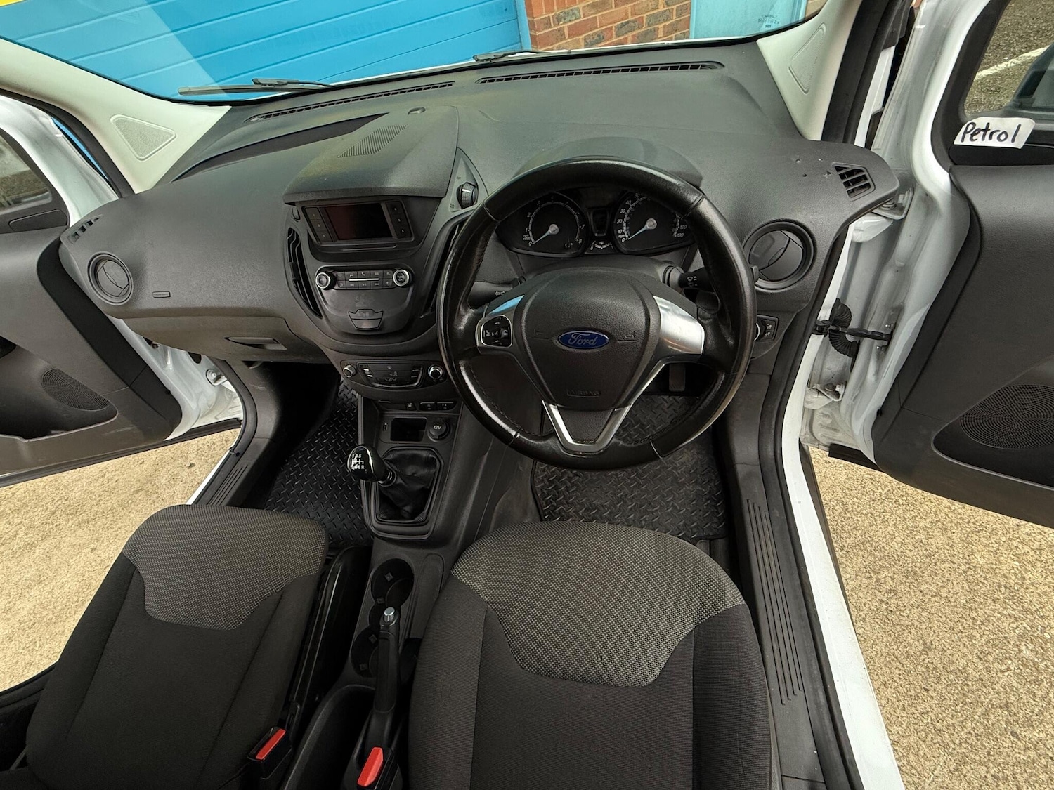 Used Ford Transit Courier 2020 for sale - 76619944: Photo 26