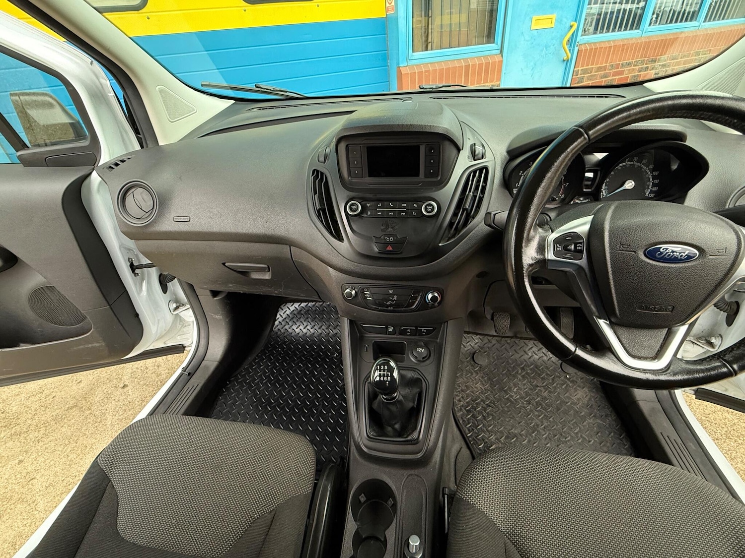 Used Ford Transit Courier 2020 for sale - 76619944: Photo 28