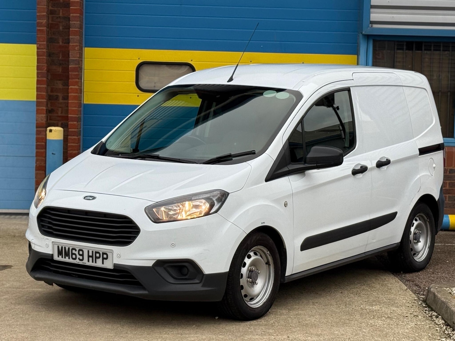 Used Ford Transit Courier 2020 for sale - 76619944: Photo 32