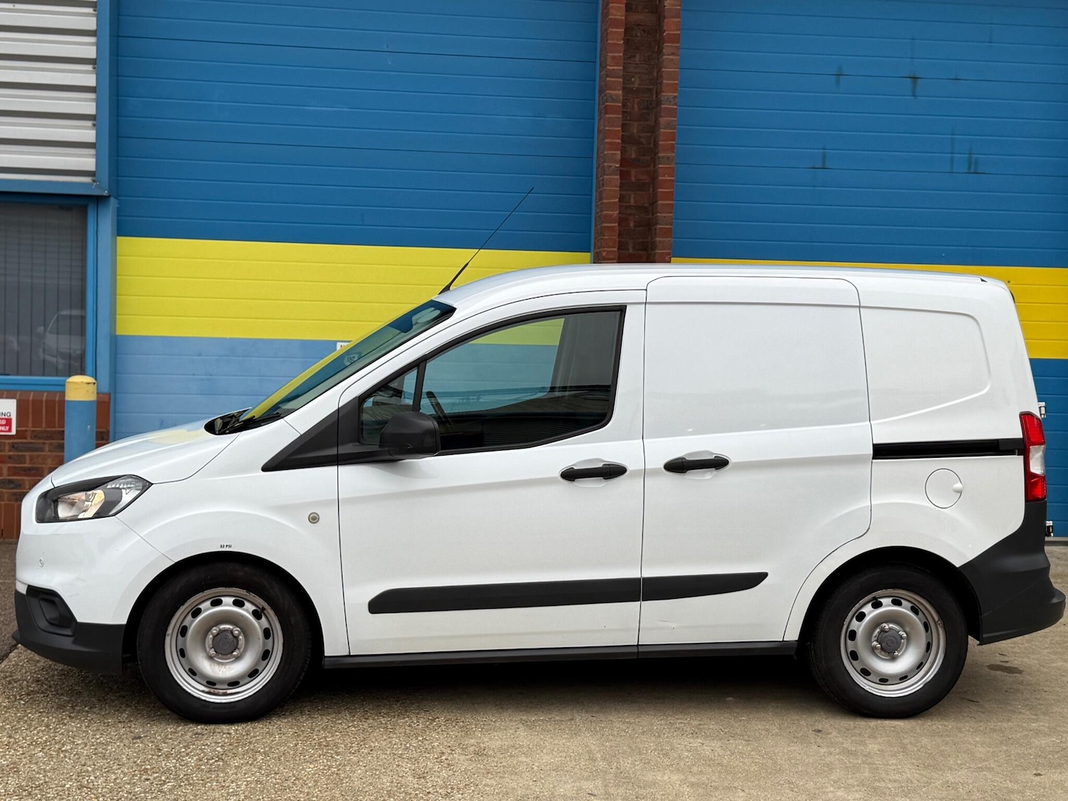Used Ford Transit Courier 2020 for sale - 76619944: Photo 37