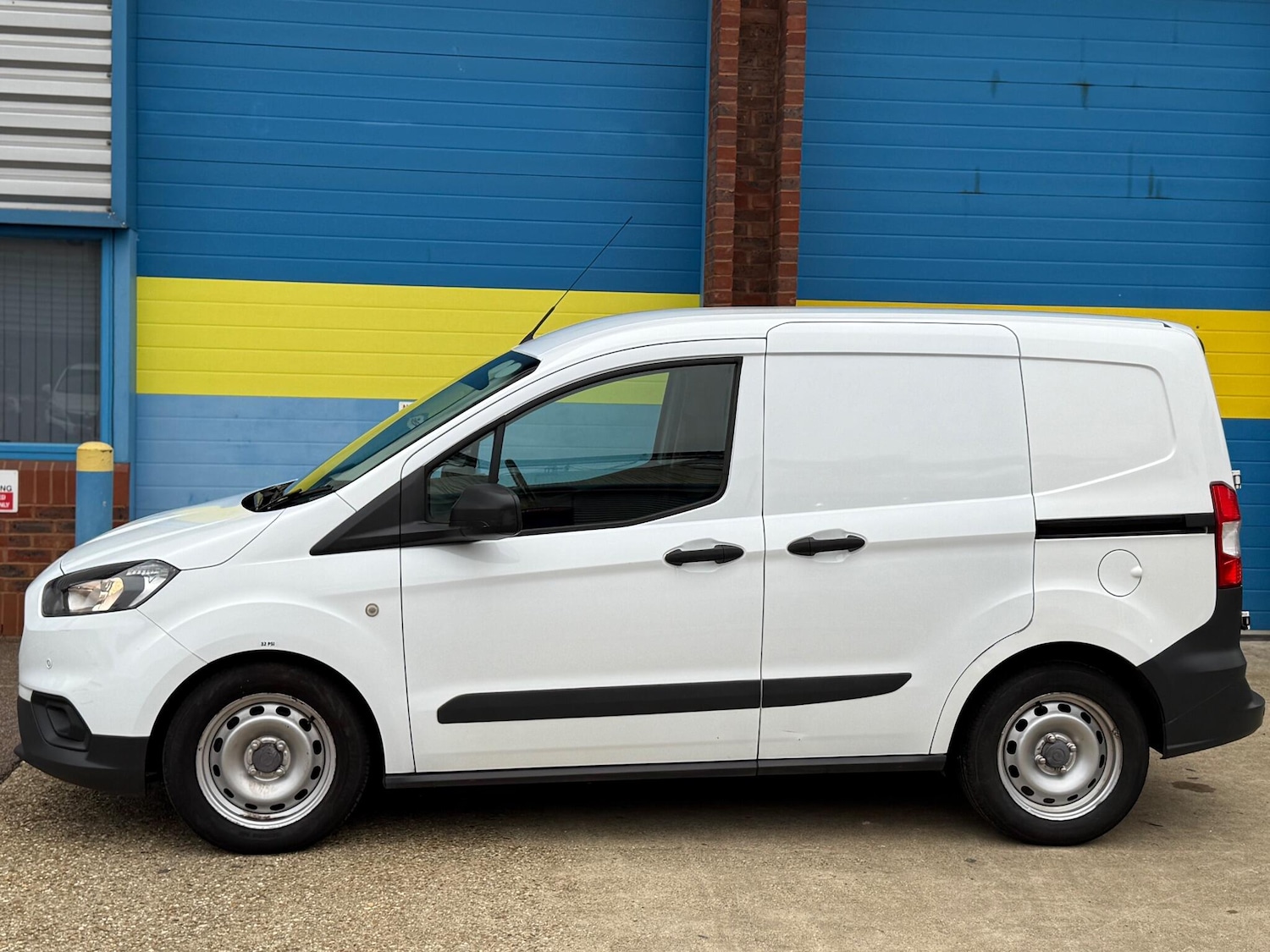 Used Ford Transit Courier 2020 for sale - 76619944: Photo 38