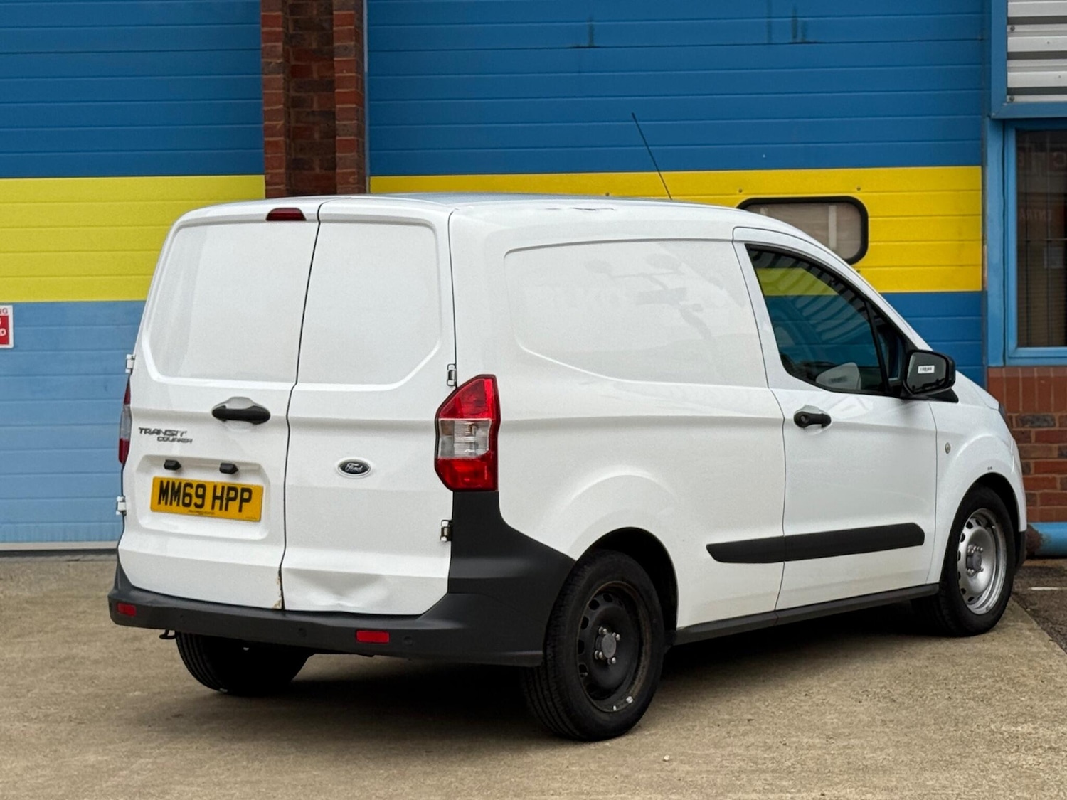 Used Ford Transit Courier 2020 for sale - 76619944: Photo 4