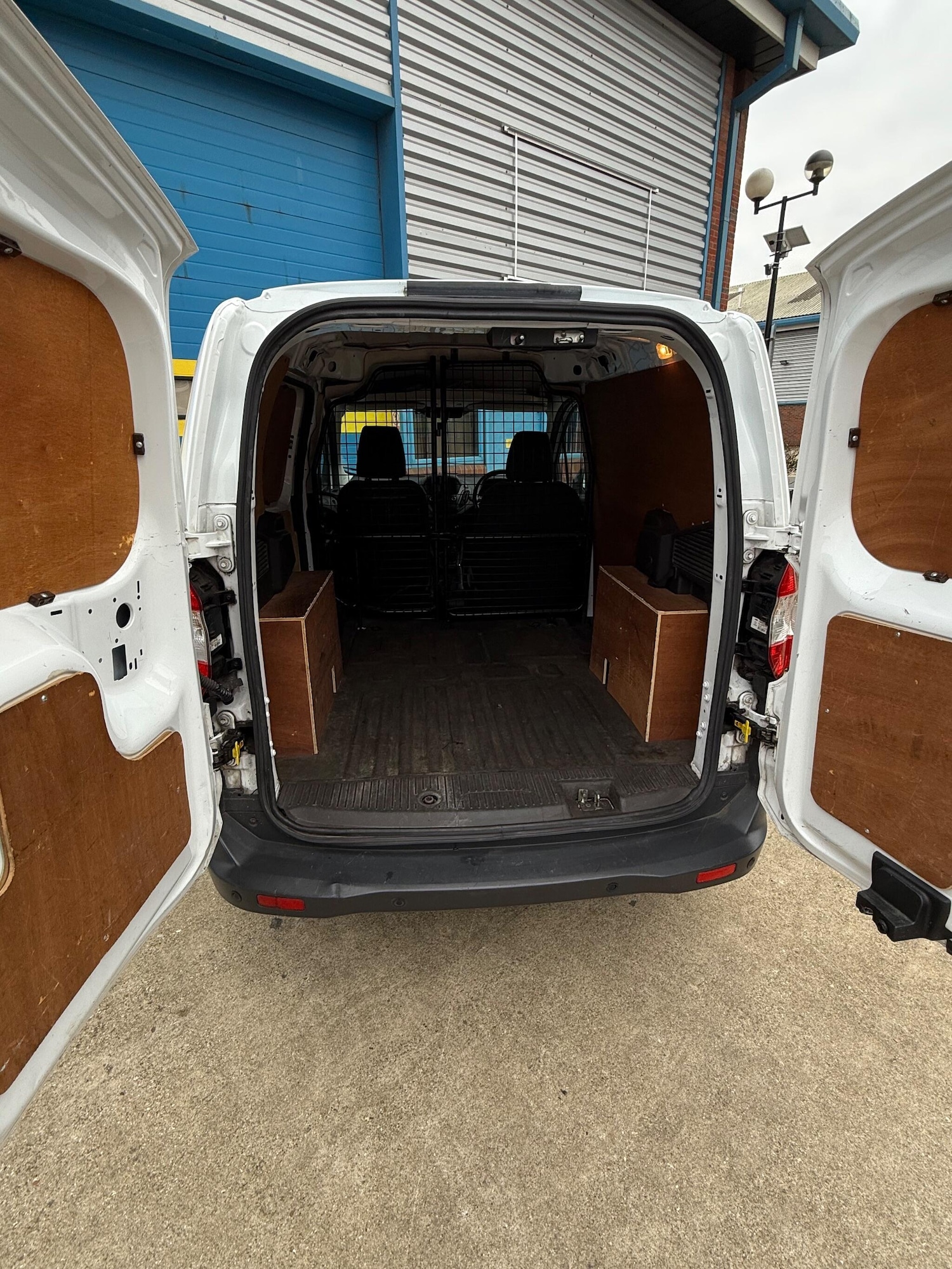 Used Ford Transit Courier 2020 for sale - 76619944: Photo 42