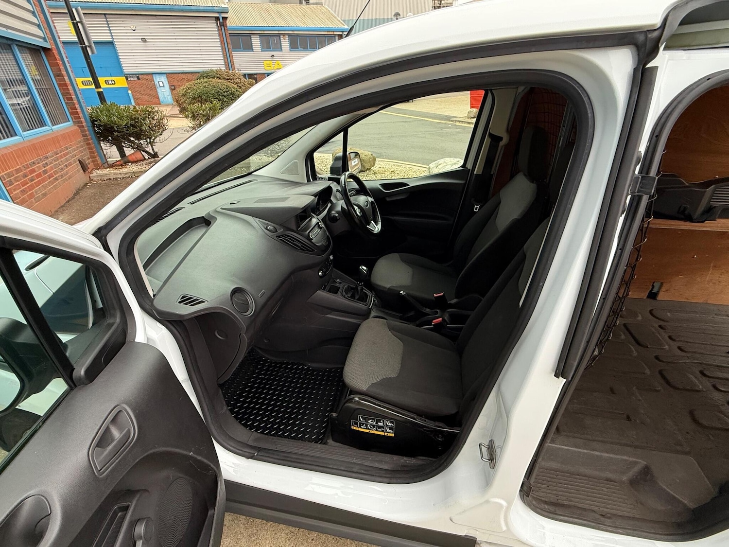 Used Ford Transit Courier 2020 for sale - 76619944: Photo 44