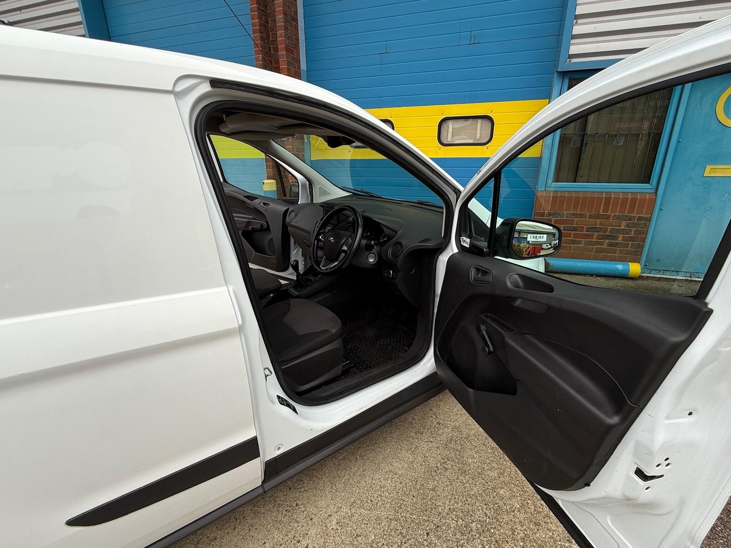 Used Ford Transit Courier 2020 for sale - 76619944: Photo 45